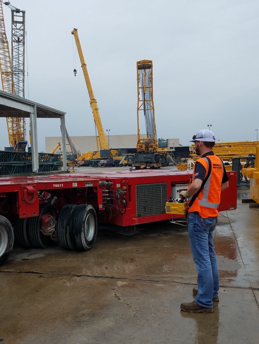 Barnhart Crane & Rigging demonstrated remote control of a multi-axle SPMT trailer.